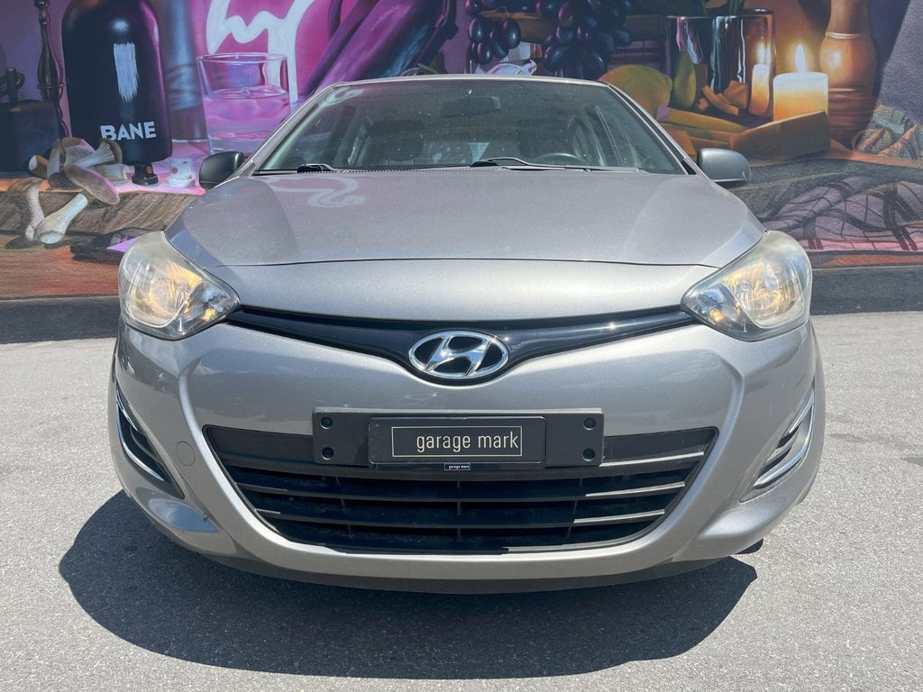 HYUNDAI i20 1.2 Comfort, Benzin, Occasion / Gebraucht, Handschaltung - 2