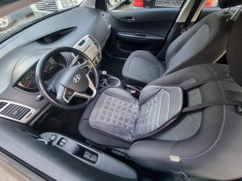 HYUNDAI i20 1.4 Style, Petrol, Second hand / Used, Manual - 4