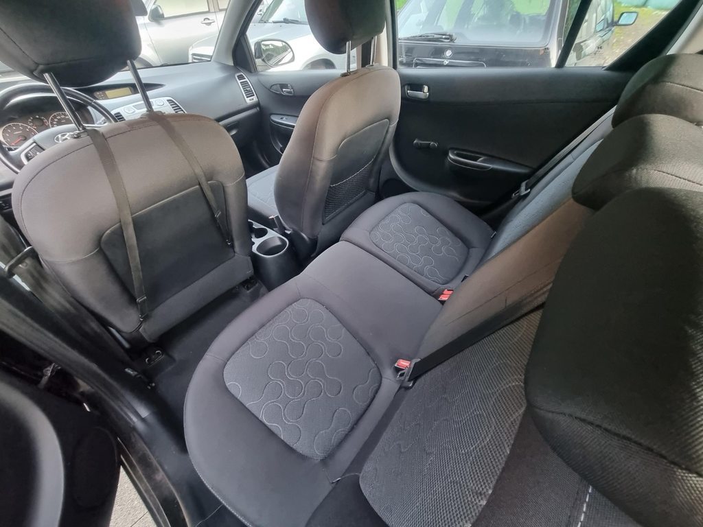 HYUNDAI i20 1.4 Style, Petrol, Second hand / Used, Manual - 5