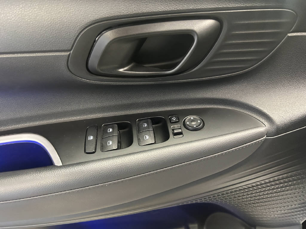 HYUNDAI i20 1.0 T-GDi Amplia, Essence, Occasion / Utilisé, Manuelle - 3