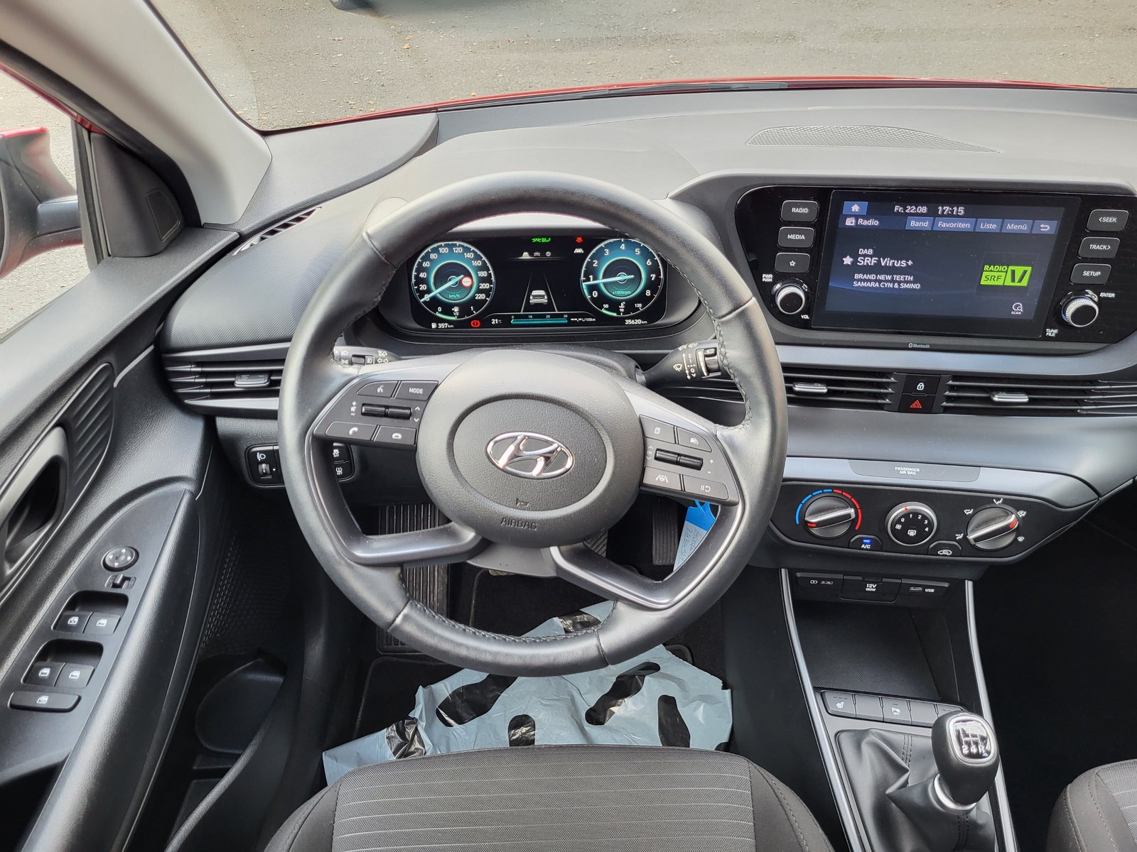 HYUNDAI i20, Benzin, Occasion / Gebraucht, Handschaltung - 7
