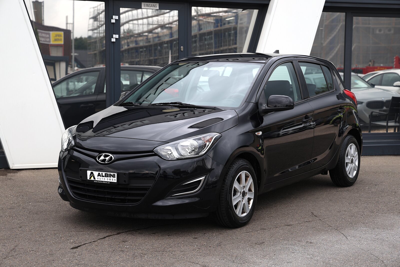 HYUNDAI i20, Petrol, Second hand / Used, Manual - 2