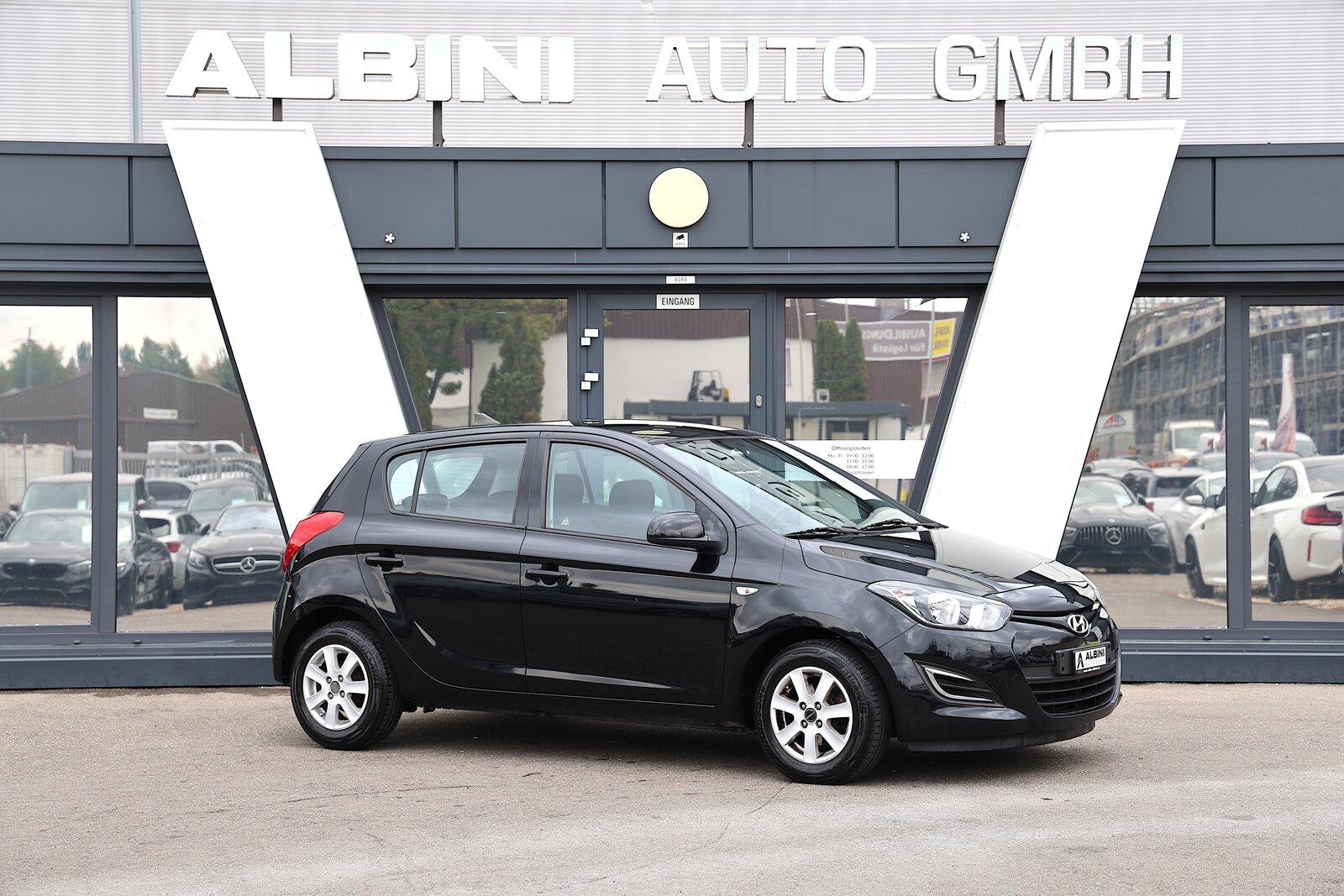 HYUNDAI i20, Petrol, Second hand / Used, Manual - 3