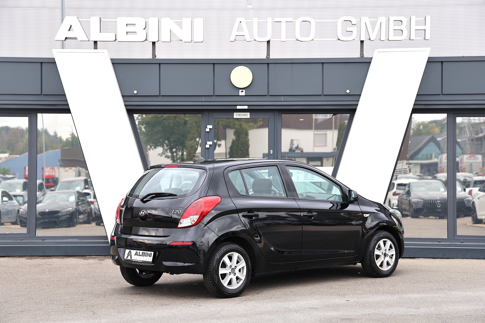 HYUNDAI i20, Petrol, Second hand / Used, Manual - 4