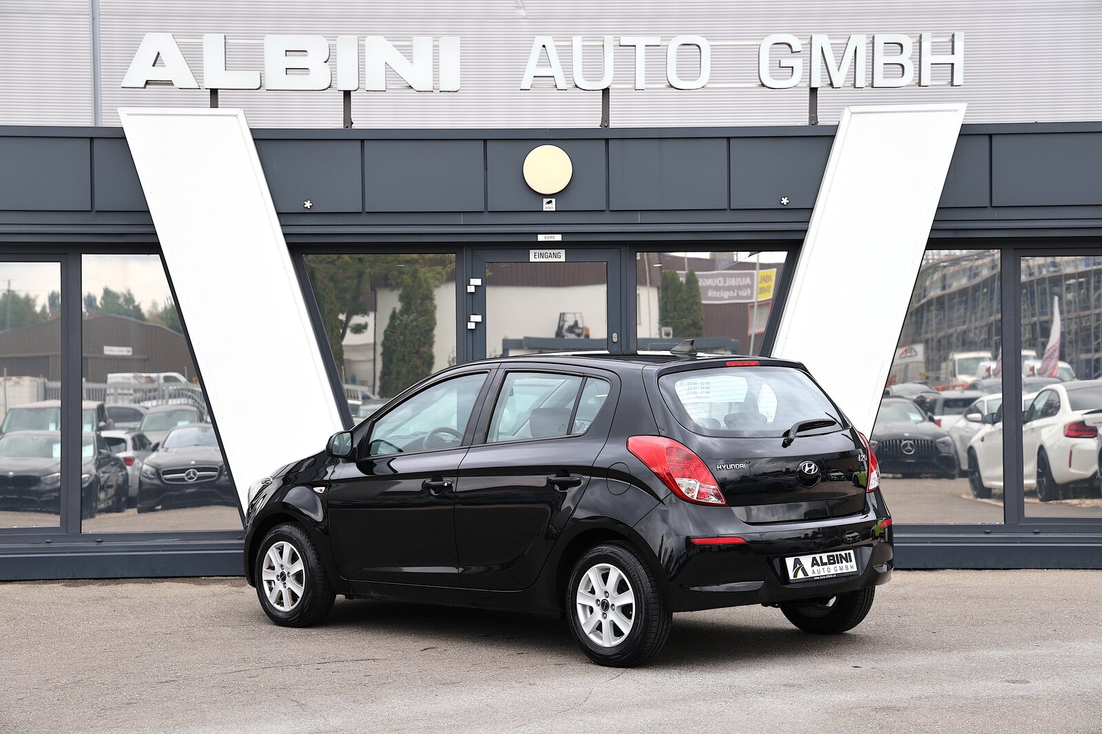HYUNDAI i20, Petrol, Second hand / Used, Manual - 5