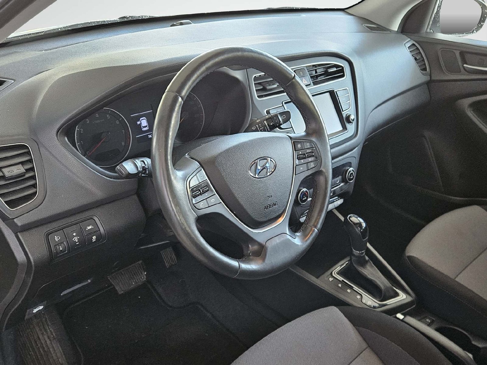 HYUNDAI i20 1.0 T-GDi Amplia, Benzin, Occasion / Gebraucht, Automatik - 7