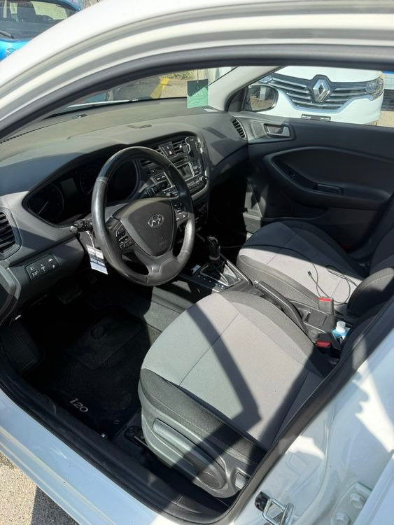 HYUNDAI i20 1.4 Vertex, Benzin, Occasion / Gebraucht, Automatik - 6