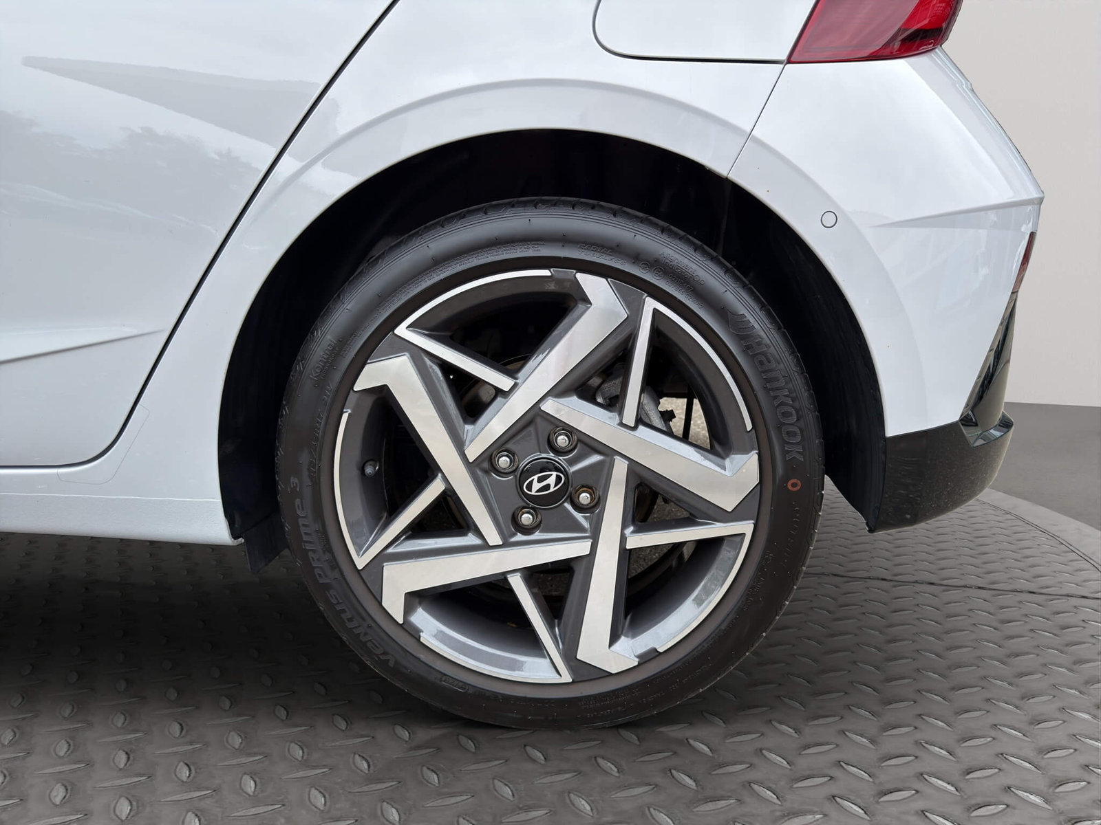 HYUNDAI i20 1.0 T-GDi 120 Vertex, Mild-Hybrid Benzin/Elektro, Occasion / Gebraucht, Automatik - 6