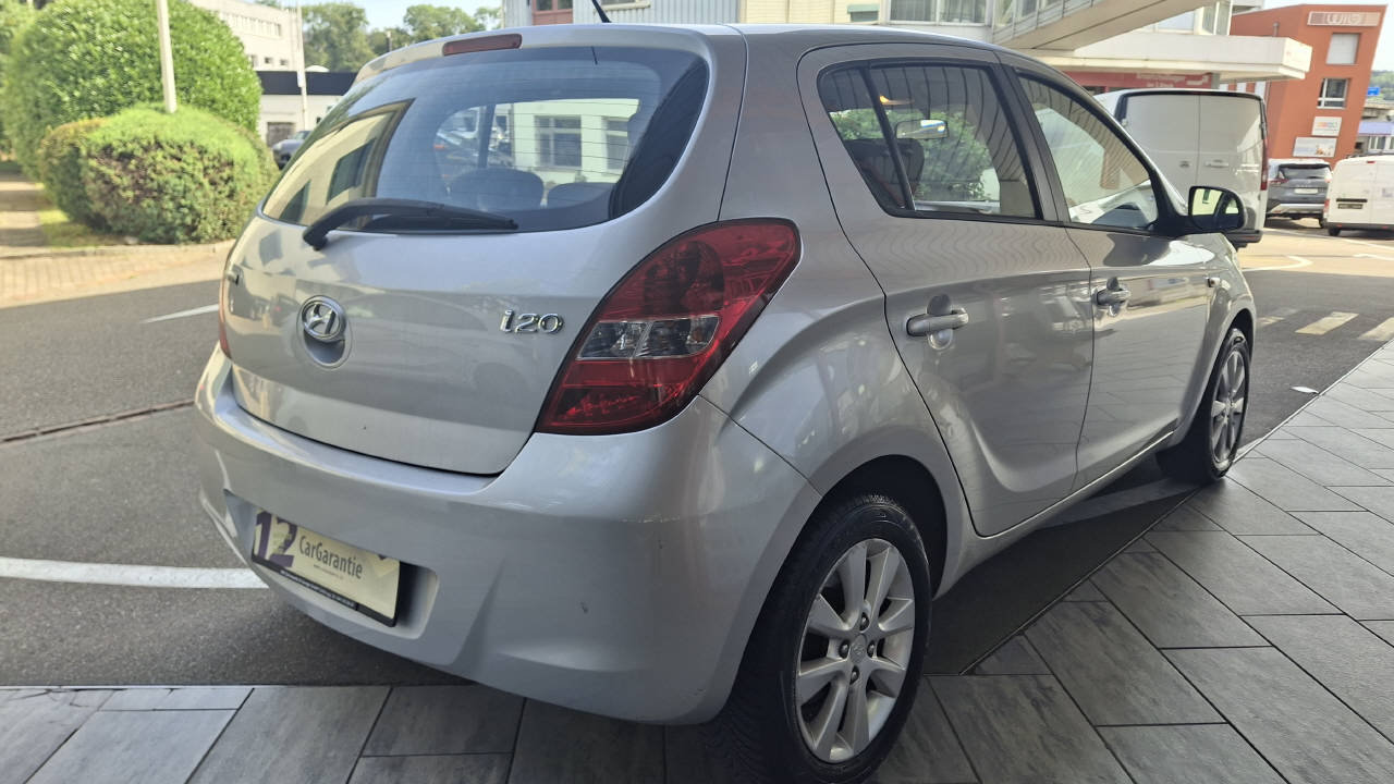 HYUNDAI i20 1.4 Style, Petrol, Second hand / Used, Automatic - 4