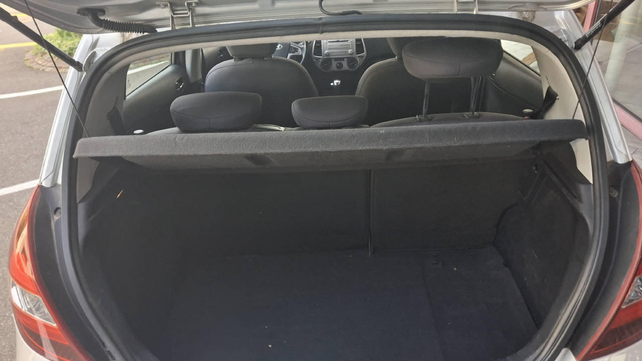 HYUNDAI i20 1.4 Style, Petrol, Second hand / Used, Automatic - 6
