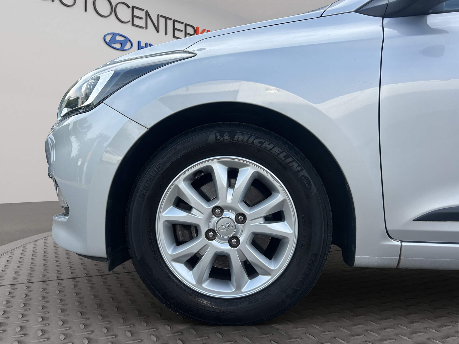 HYUNDAI i20 1.0 T-GDi Amplia, Essence, Occasion / Utilisé, Manuelle - 6