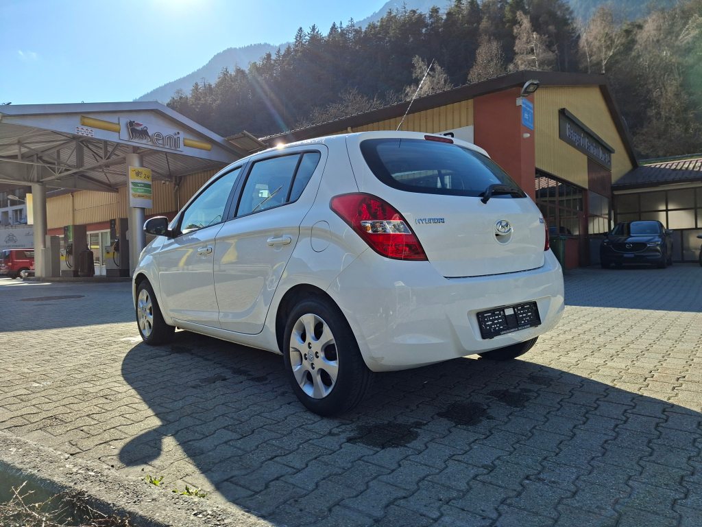HYUNDAI I20 1.4 Style, Benzin, Occasion / Gebraucht, Automatik - 4