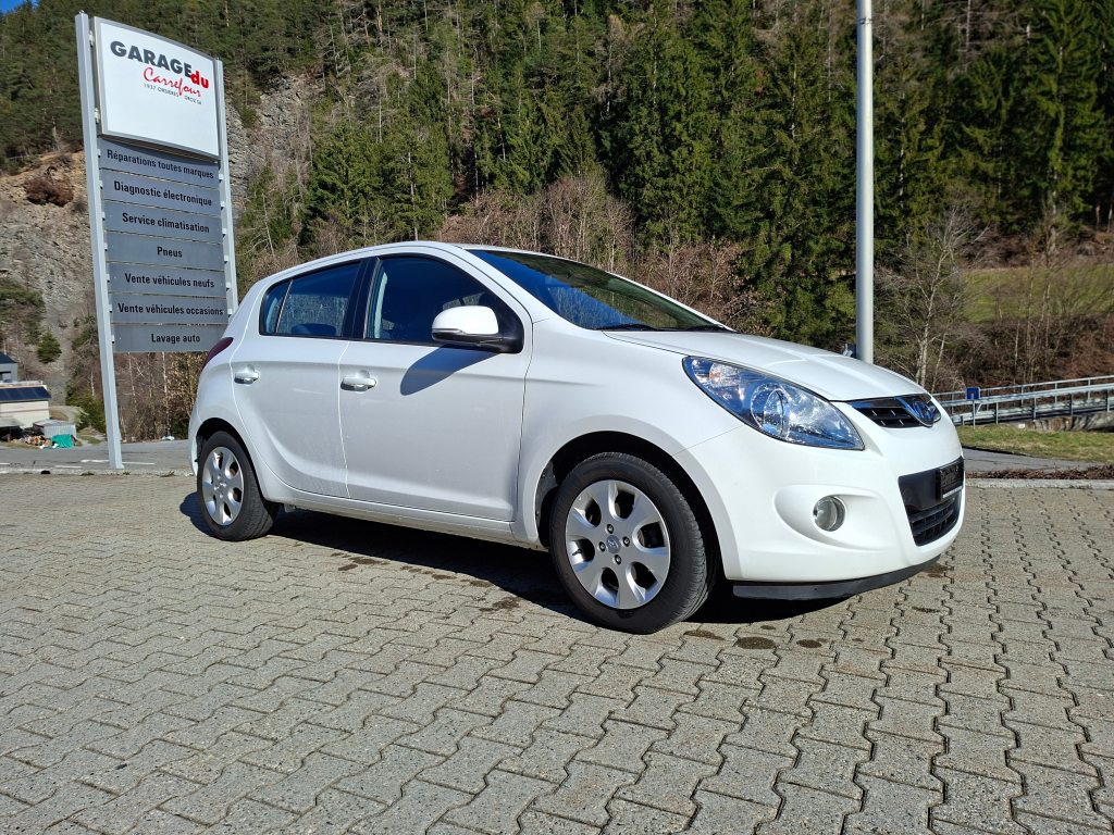 HYUNDAI I20 1.4 Style, Benzin, Occasion / Gebraucht, Automatik - 2
