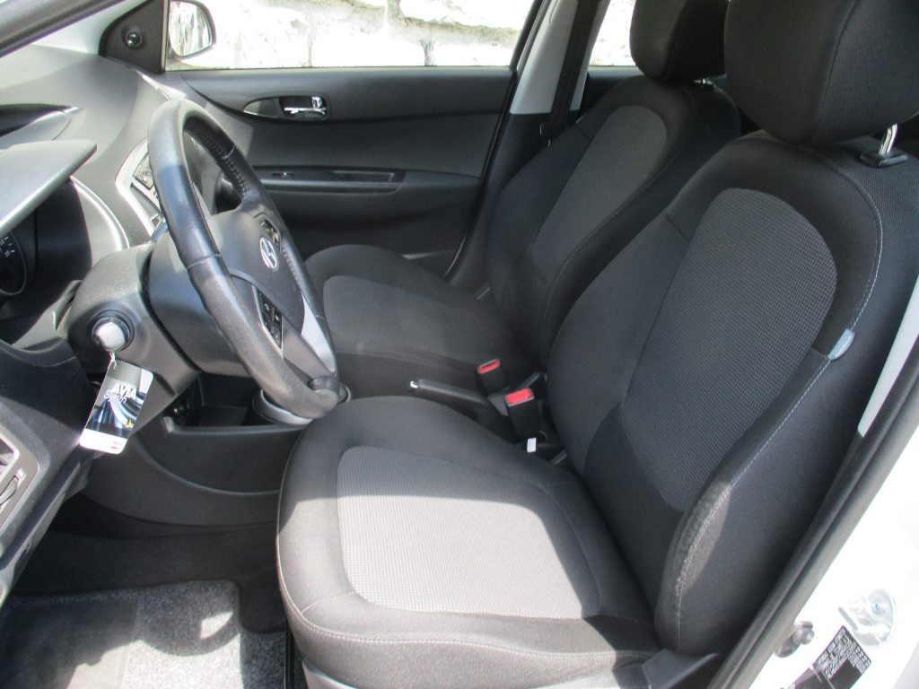 HYUNDAI I20 1.2 Go, Petrol, Second hand / Used, Manual - 5