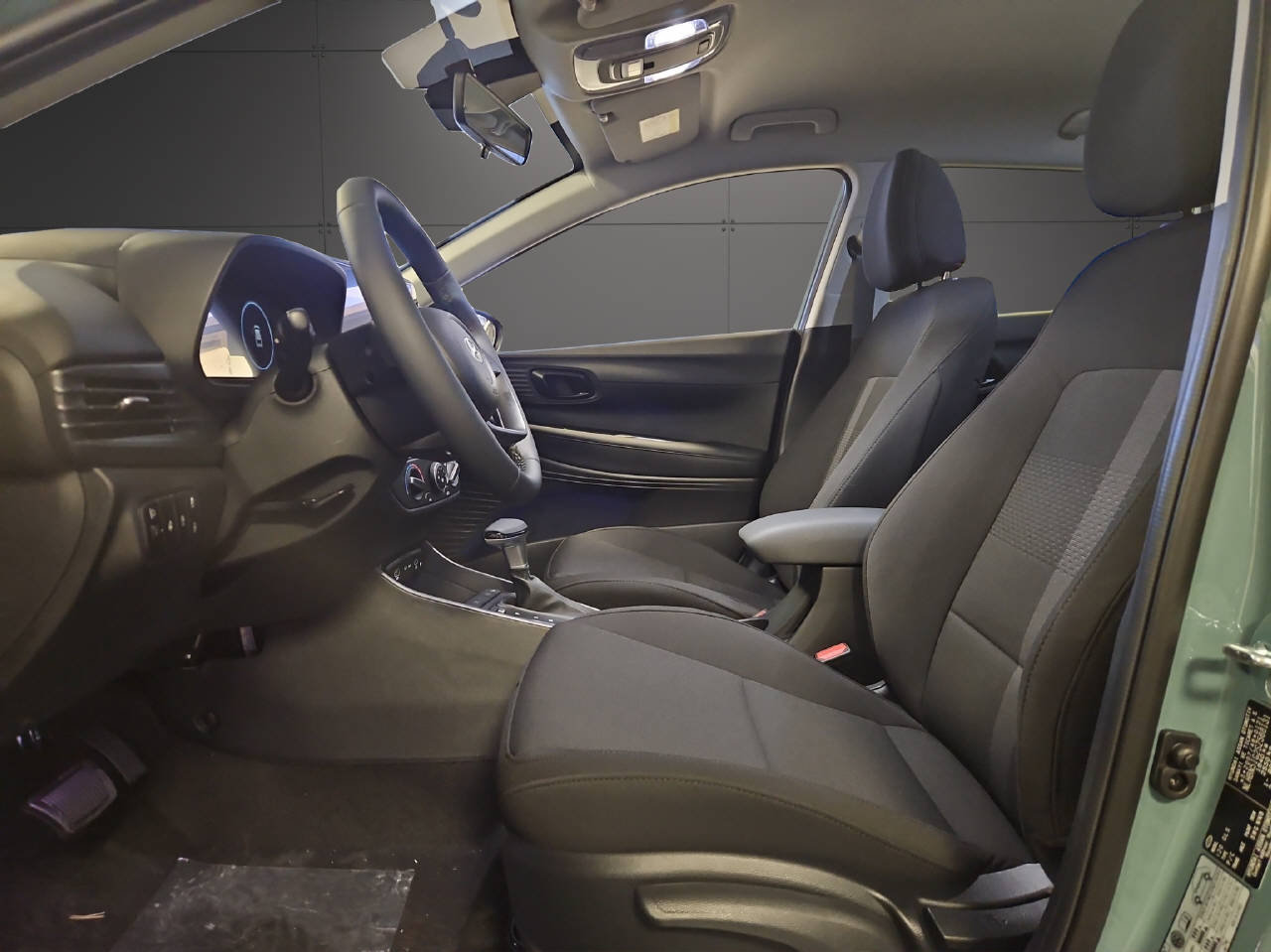 HYUNDAI i20 1.0 T-GDi Amplia, Petrol, Ex-demonstrator, Automatic - 3