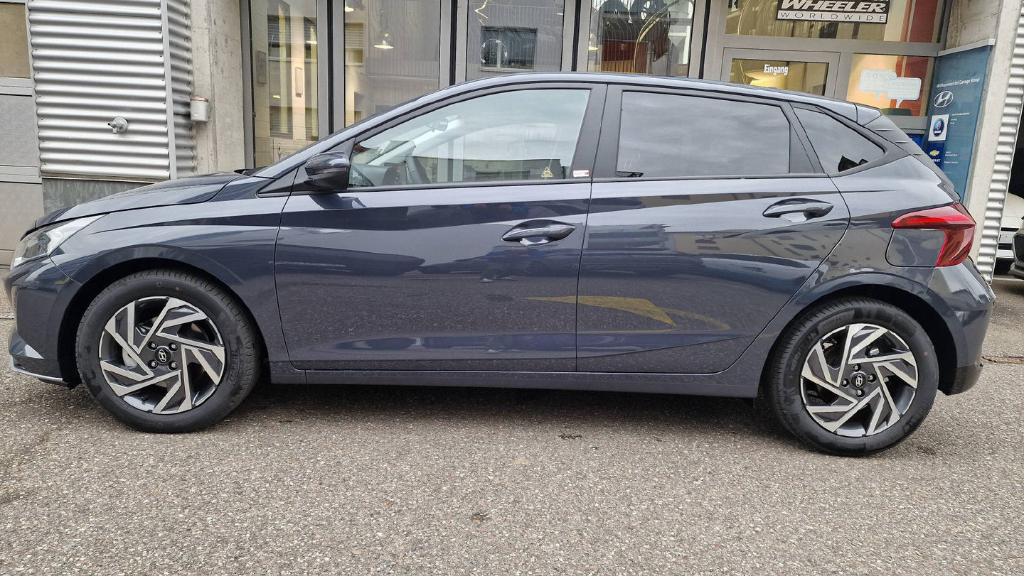 HYUNDAI i20 1.0 T-GDi Amplia Safety Pack., Benzin, Vorführwagen, Automatik - 2