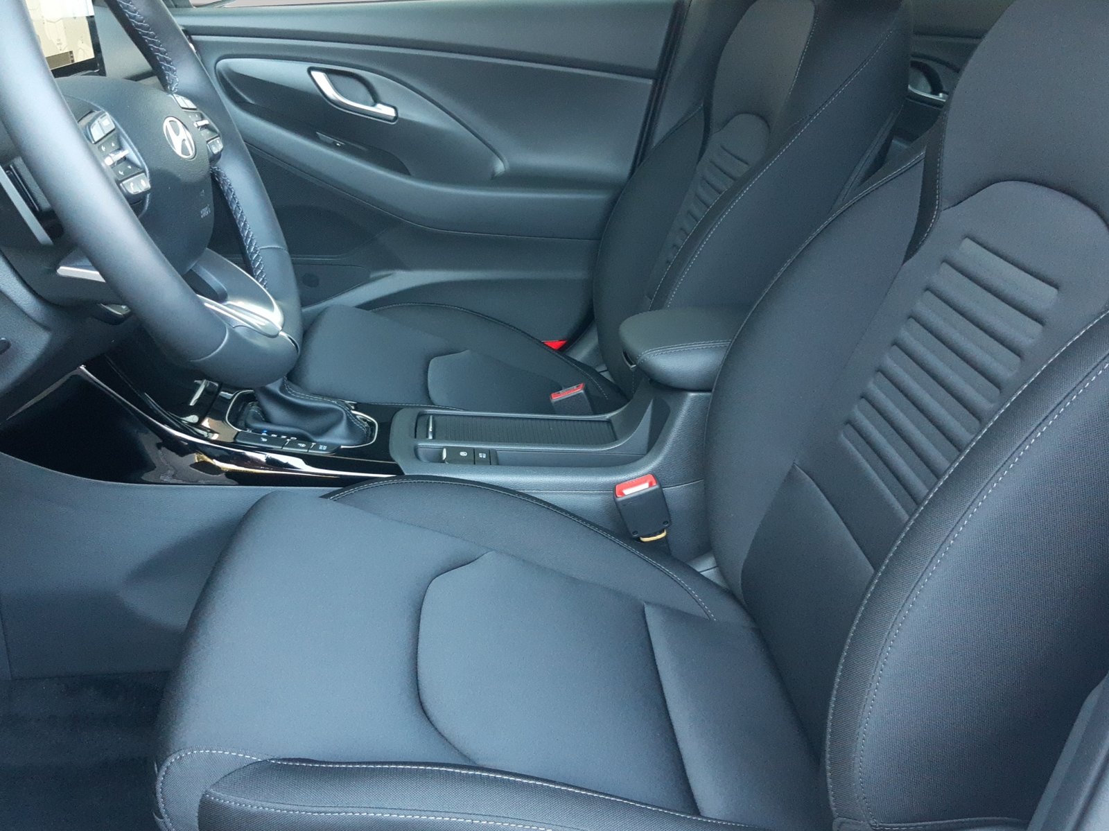 HYUNDAI i30 Wagon 1.6 T-GDi Amplia, Mild-Hybrid Benzin/Elektro, Neuwagen, Automatik - 7