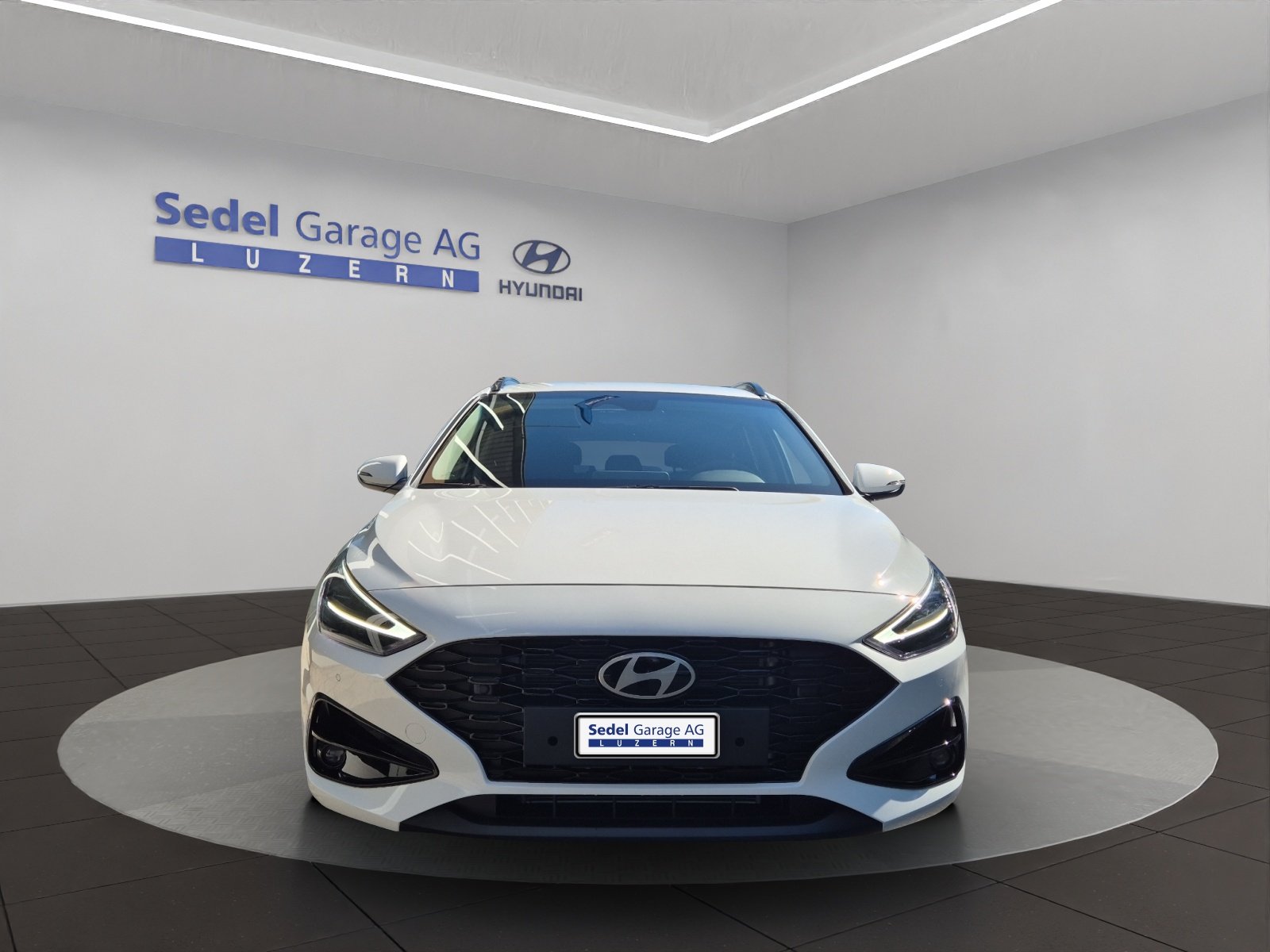 HYUNDAI i30 Wagon 1.6 T-GDi Amplia, Mild-Hybrid Petrol/Electric, New car, Automatic - 2