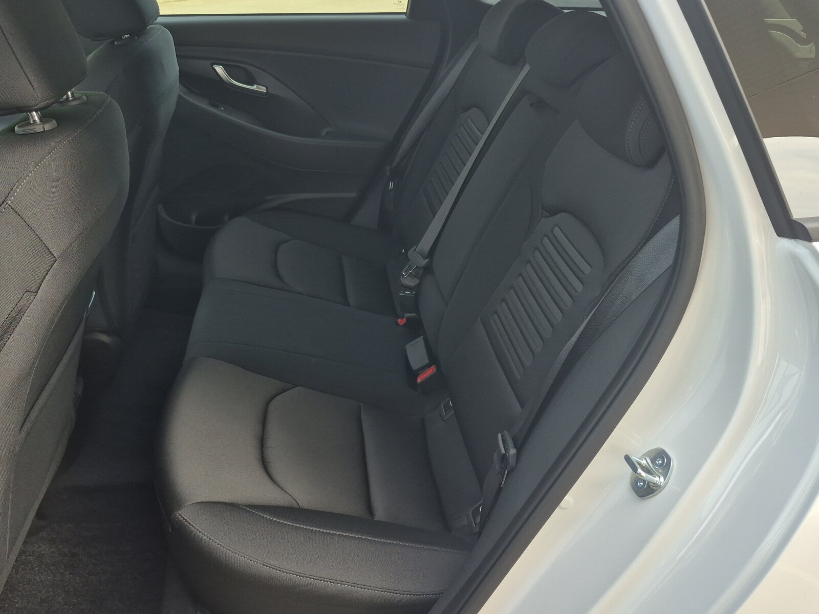 HYUNDAI i30 Wagon 1.6 T-GDi Amplia, Hybride Leggero Benzina/Elettrica, Auto nuove, Automatico - 7