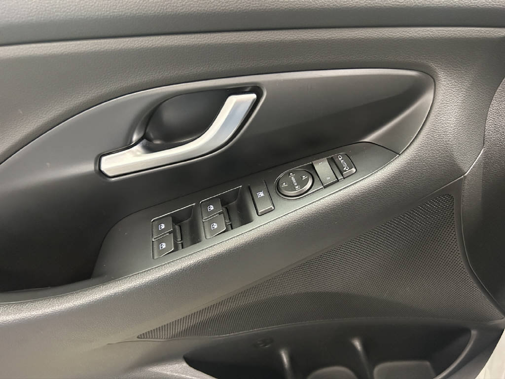 HYUNDAI i30 Wagon 1.5 T-GDi Amplia, Mild-Hybrid Benzin/Elektro, Occasion / Gebraucht, Automatik - 3