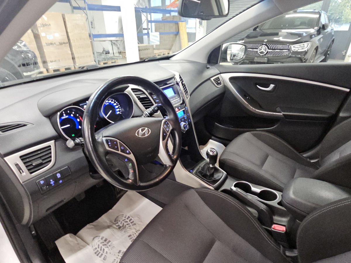 HYUNDAI i30 Wagon 1.6 CRDi GO *frisch ab Service und MFK* *sehr spar, Diesel, Occasioni / Usate, Manuale - 7