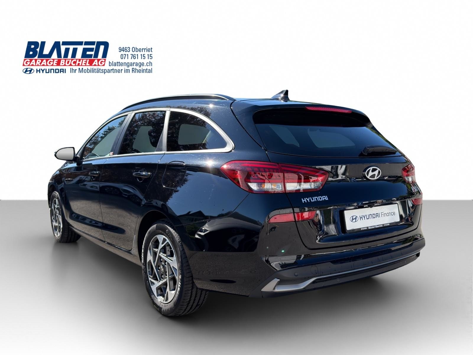 HYUNDAI i30 Wagon 1.5 T-GDi Amplia, Mild-Hybrid Petrol/Electric, Second hand / Used, Automatic - 2
