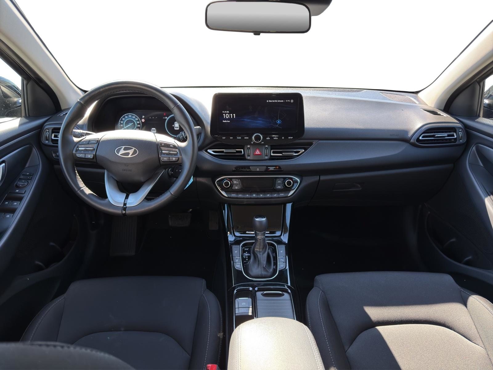 HYUNDAI i30 Wagon 1.5 T-GDi Amplia, Mild-Hybrid Petrol/Electric, Second hand / Used, Automatic - 5