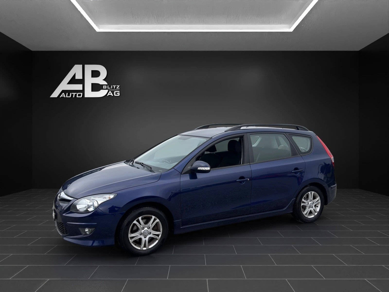 HYUNDAI i30 Wagon 1.6 CRDi Style Automatic, Diesel, Occasioni / Usate, Automatico - 2
