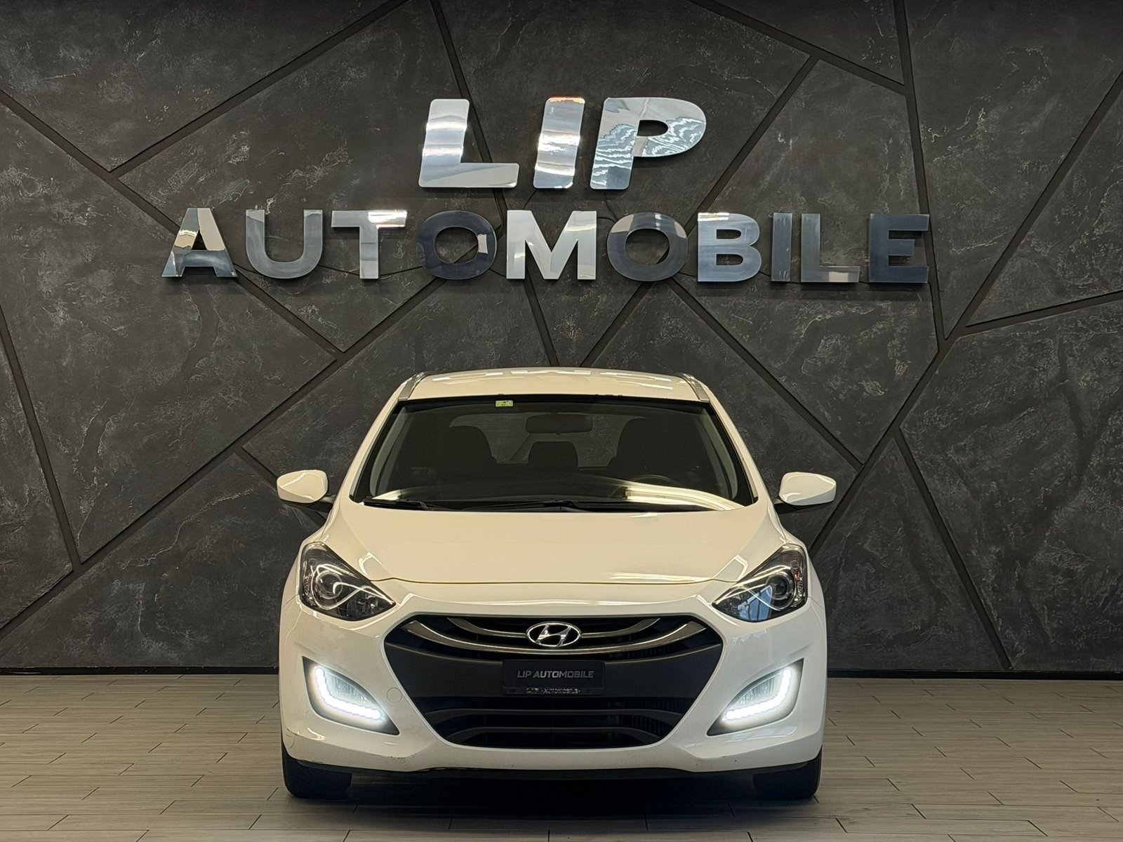 HYUNDAI i30 Wagon 1.6 CRDi Comfort, Diesel, Second hand / Used, Manual - 2