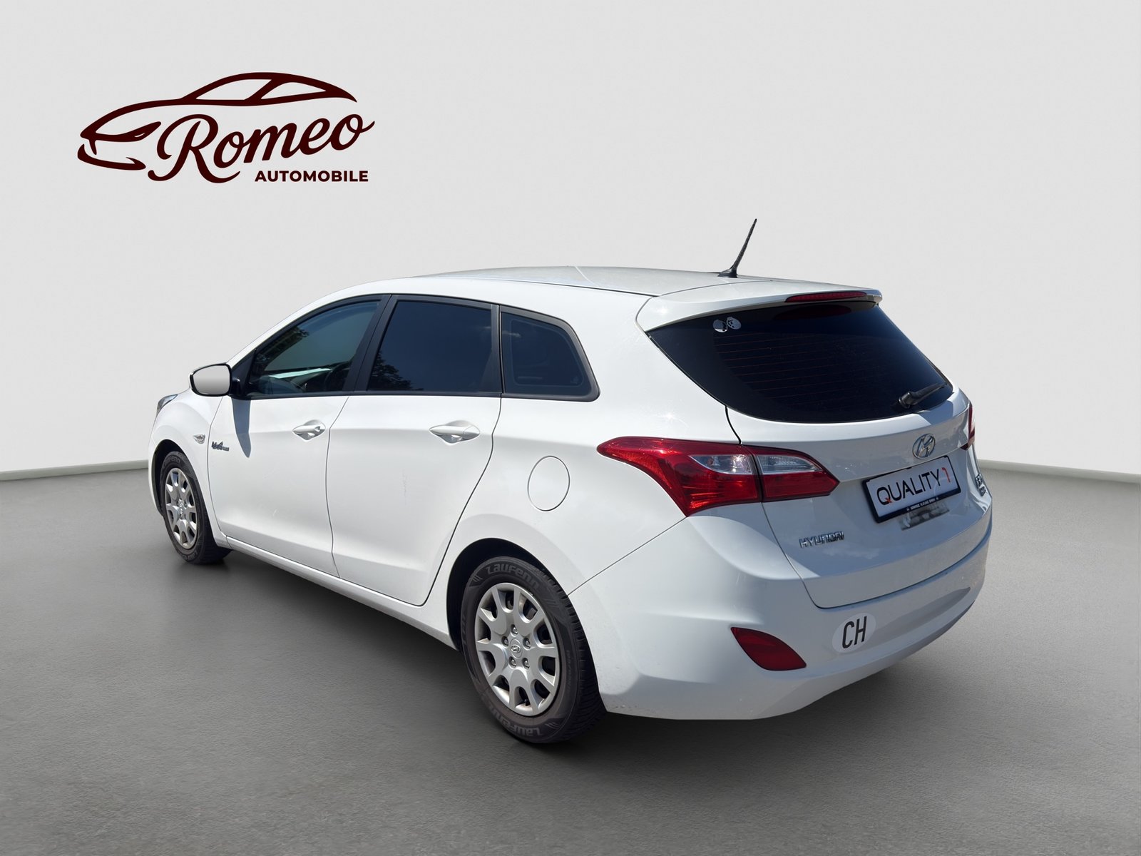HYUNDAI i30 Wagon 1.6 CRDi Comfort ** Frisch ab MFK und Serv, Diesel, Occasioni / Usate, Manuale - 2