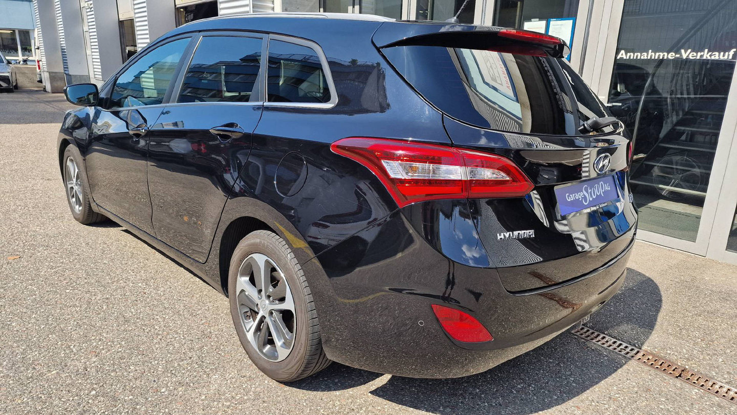 HYUNDAI i30 Wagon 1.6 CRDi Go, Diesel, Occasioni / Usate, Automatico - 3