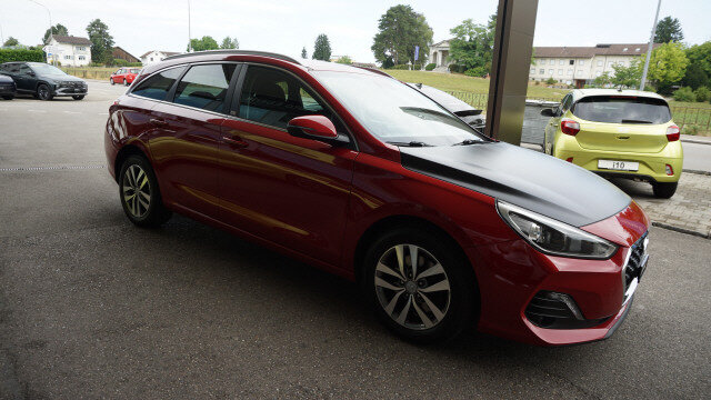 HYUNDAI i30 1.4 T-GDi Amplia, Second hand / Used, Automatic - 3