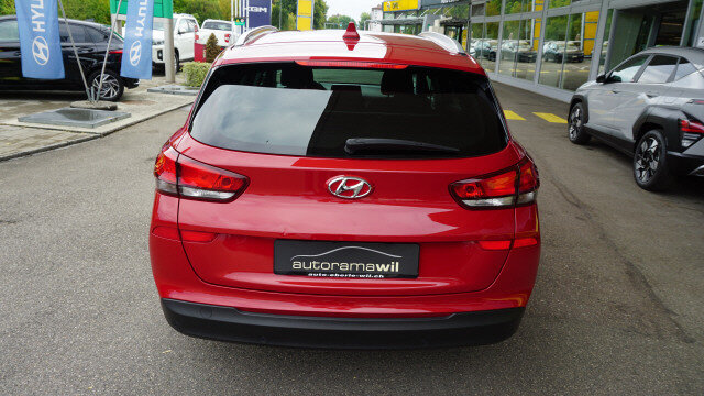 HYUNDAI i30 1.4 T-GDi Amplia, Second hand / Used, Automatic - 6