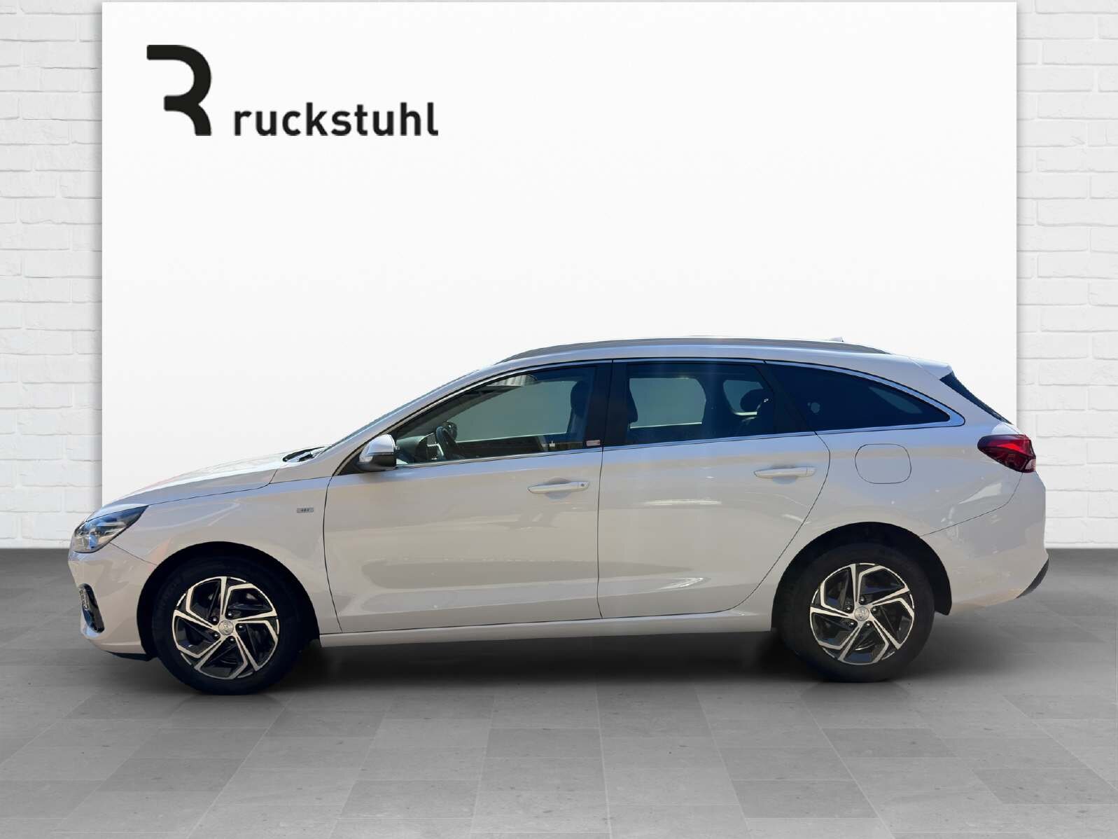HYUNDAI i30 Wagon 1.5 T-GDi Amplia, Hybride Léger Essence/Électricité, Occasion / Utilisé, Automatique - 3