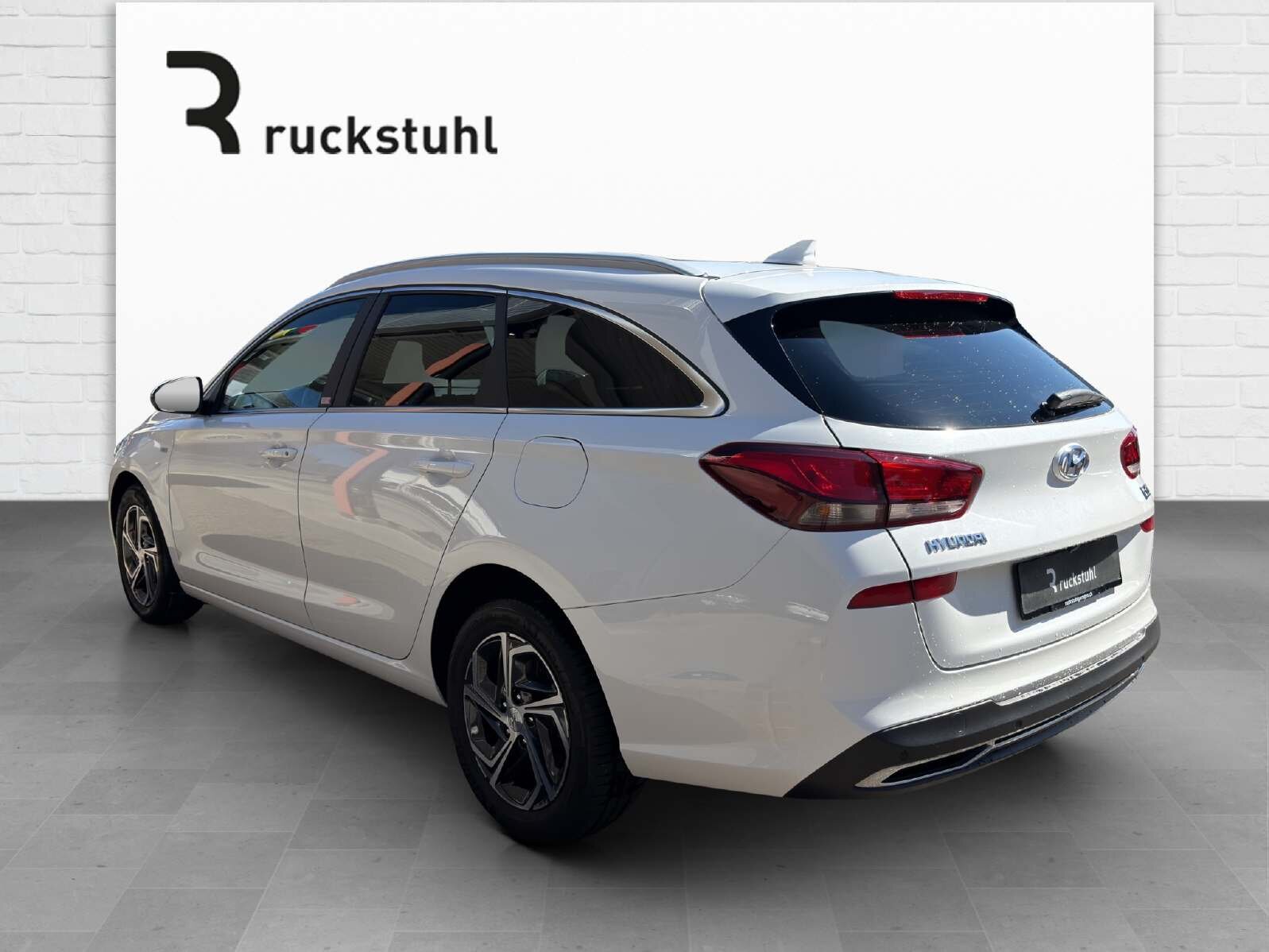 HYUNDAI i30 Wagon 1.5 T-GDi Amplia, Hybride Léger Essence/Électricité, Occasion / Utilisé, Automatique - 4