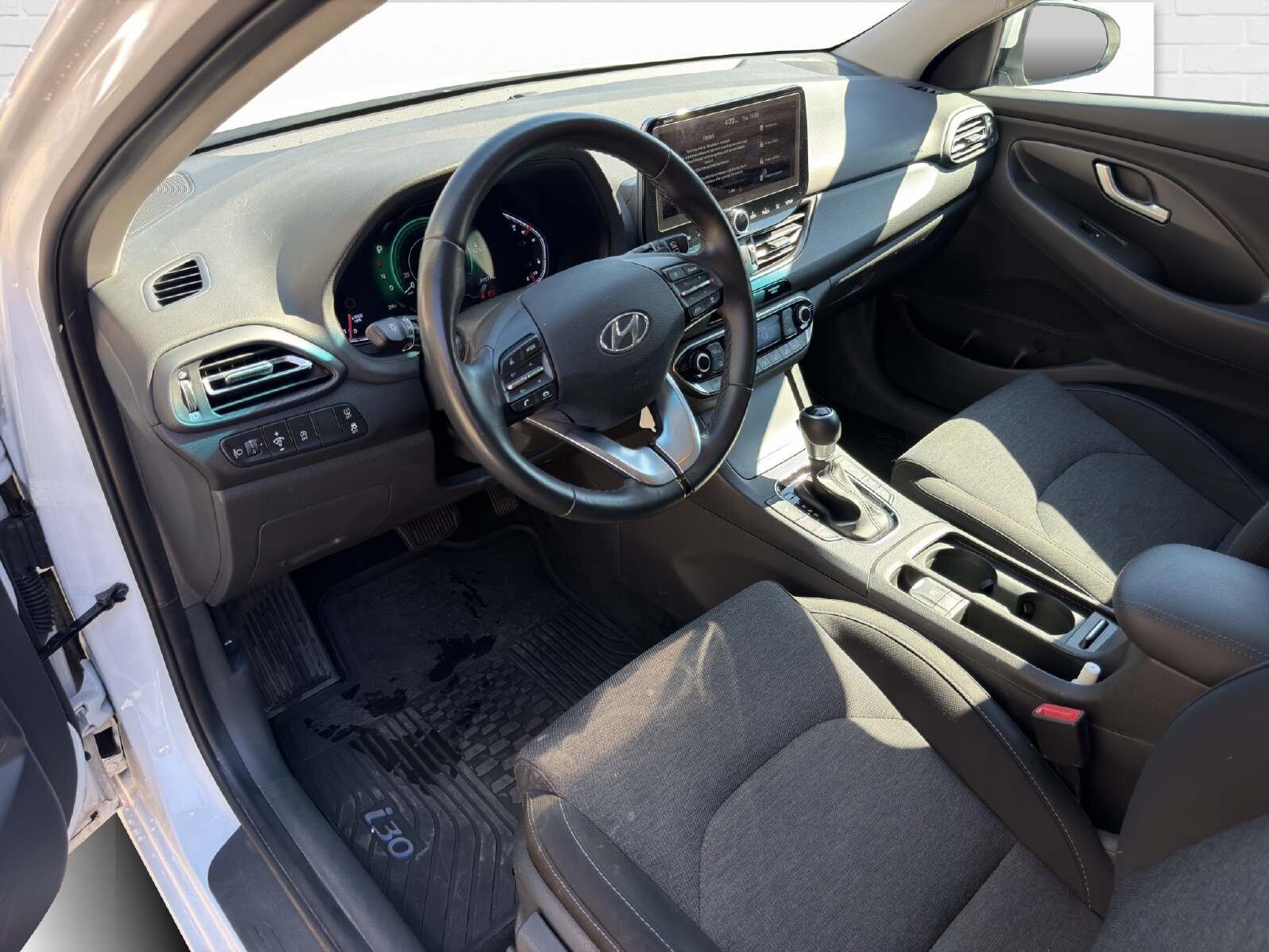 HYUNDAI i30 Wagon 1.5 T-GDi Amplia, Hybride Léger Essence/Électricité, Occasion / Utilisé, Automatique - 7