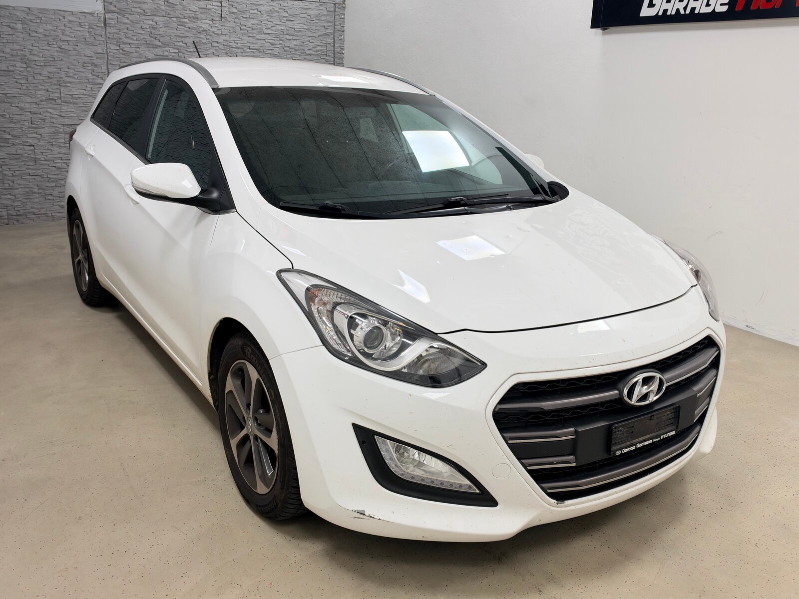 HYUNDAI i30 Wagon 1.6 CRDi Vertex Automatic DCT, Diesel, Occasion / Utilisé, Automatique - 3