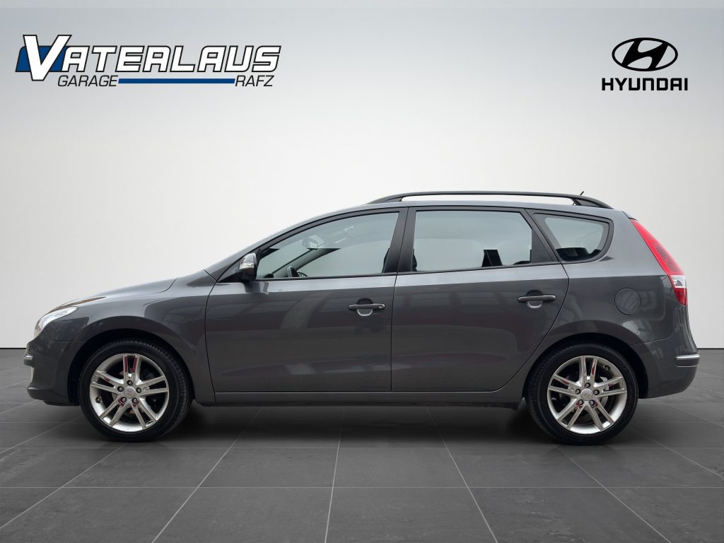HYUNDAI I30 2.0 Premium, Essence, Occasion / Utilisé, Automatique - 3