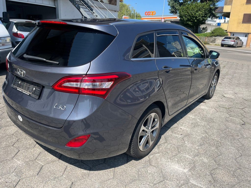 HYUNDAI I30 Wagon 1.6 CRDi Origo, Diesel, Occasion / Gebraucht, Automatik - 4