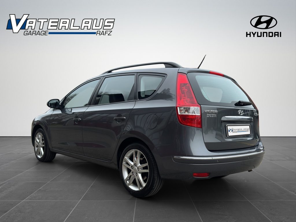 HYUNDAI I30 2.0 Premium, Essence, Occasion / Utilisé, Automatique - 4