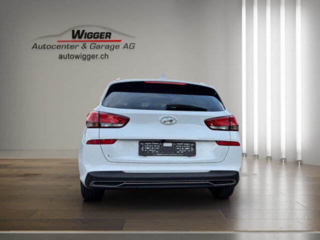 HYUNDAI i30 W 1.0 T-GDi AmpliaDCT, Occasion, Automatik - 4
