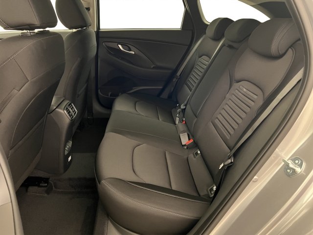 HYUNDAI i30 Wagon 1.5 T-GDi Amplia, Mild-Hybrid Petrol/Electric, Ex-demonstrator, Automatic - 7