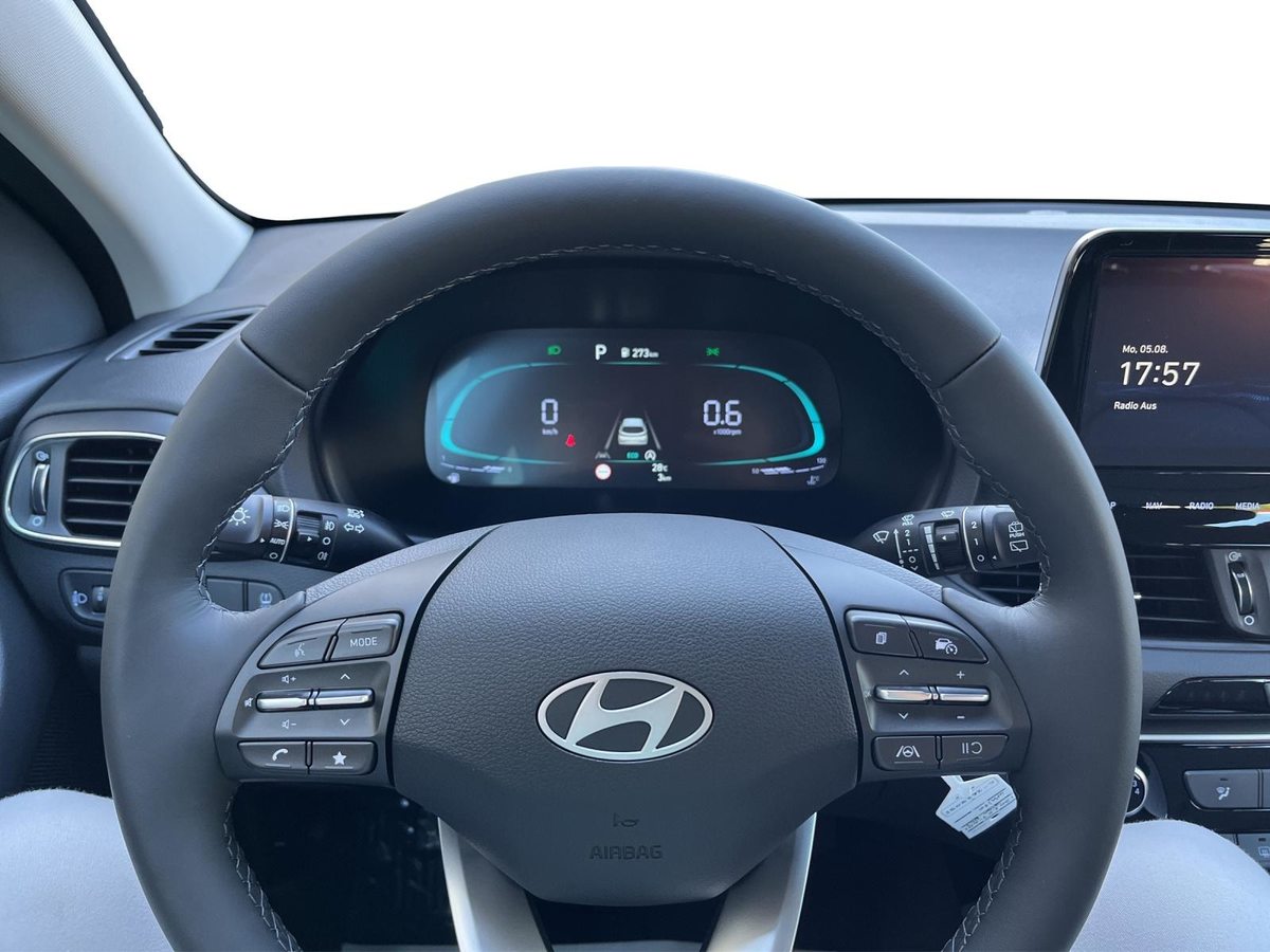 HYUNDAI i30 1.5 T-GDi Origo, Mild-Hybrid Petrol/Electric, New car, Automatic - 7