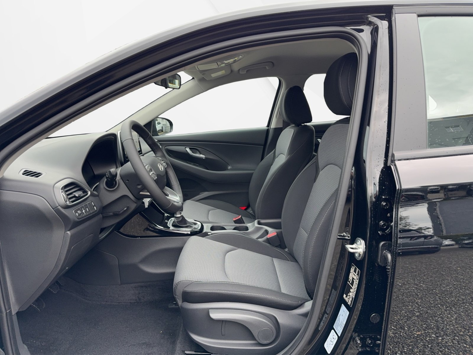 HYUNDAI i30 1.5 T-GDi Origo, Mild-Hybrid Benzin/Elektro, Neuwagen, Handschaltung - 5