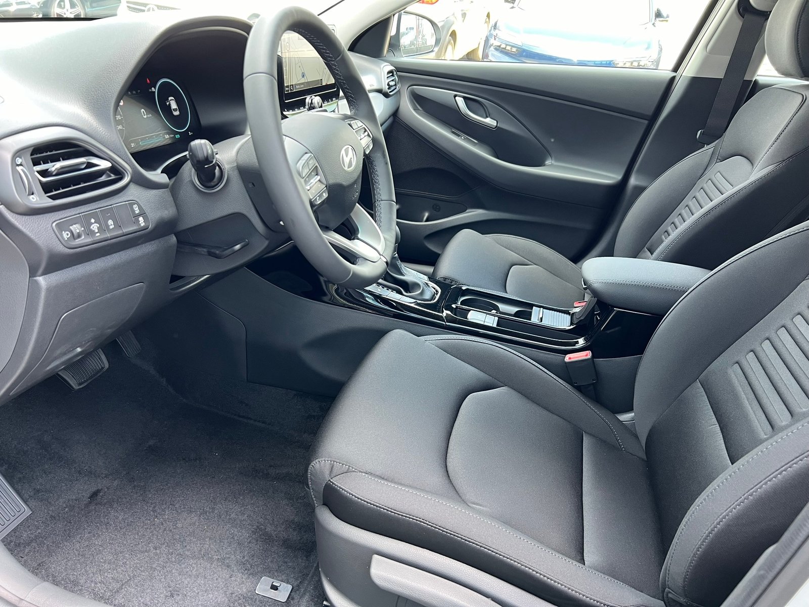 HYUNDAI i30 1.5 T-GDi Amplia 48V MH DCT, Mild-Hybrid Benzin/Elektro, Neuwagen, Automatik - 5