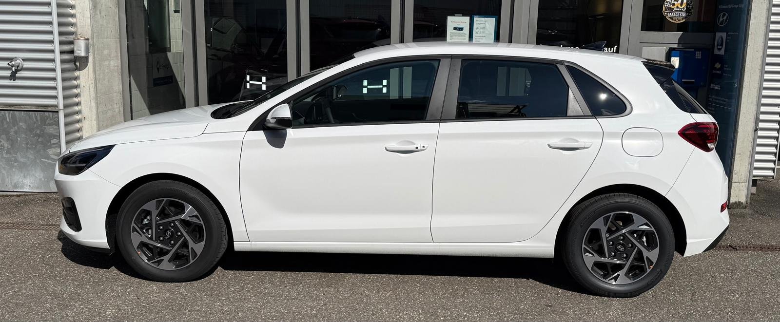 HYUNDAI i30 1.6 T-GDi Amplia, Mild-Hybrid Petrol/Electric, New car, Automatic - 2