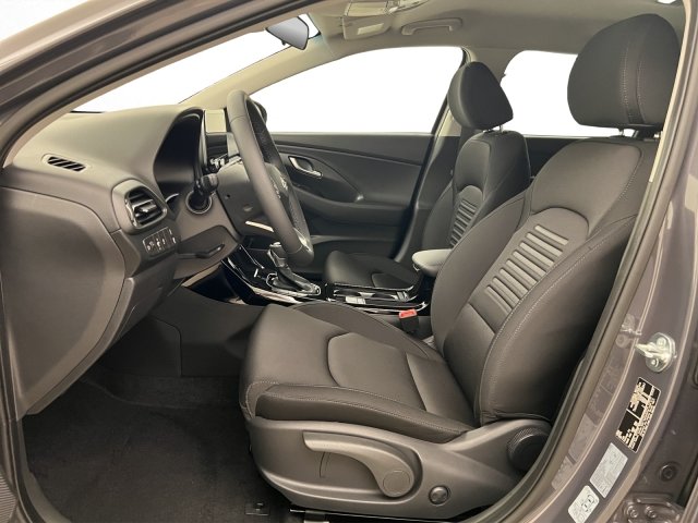 HYUNDAI i30 1.5 T-GDi Amplia, Mild-Hybrid Benzin/Elektro, Neuwagen, Automatik - 5