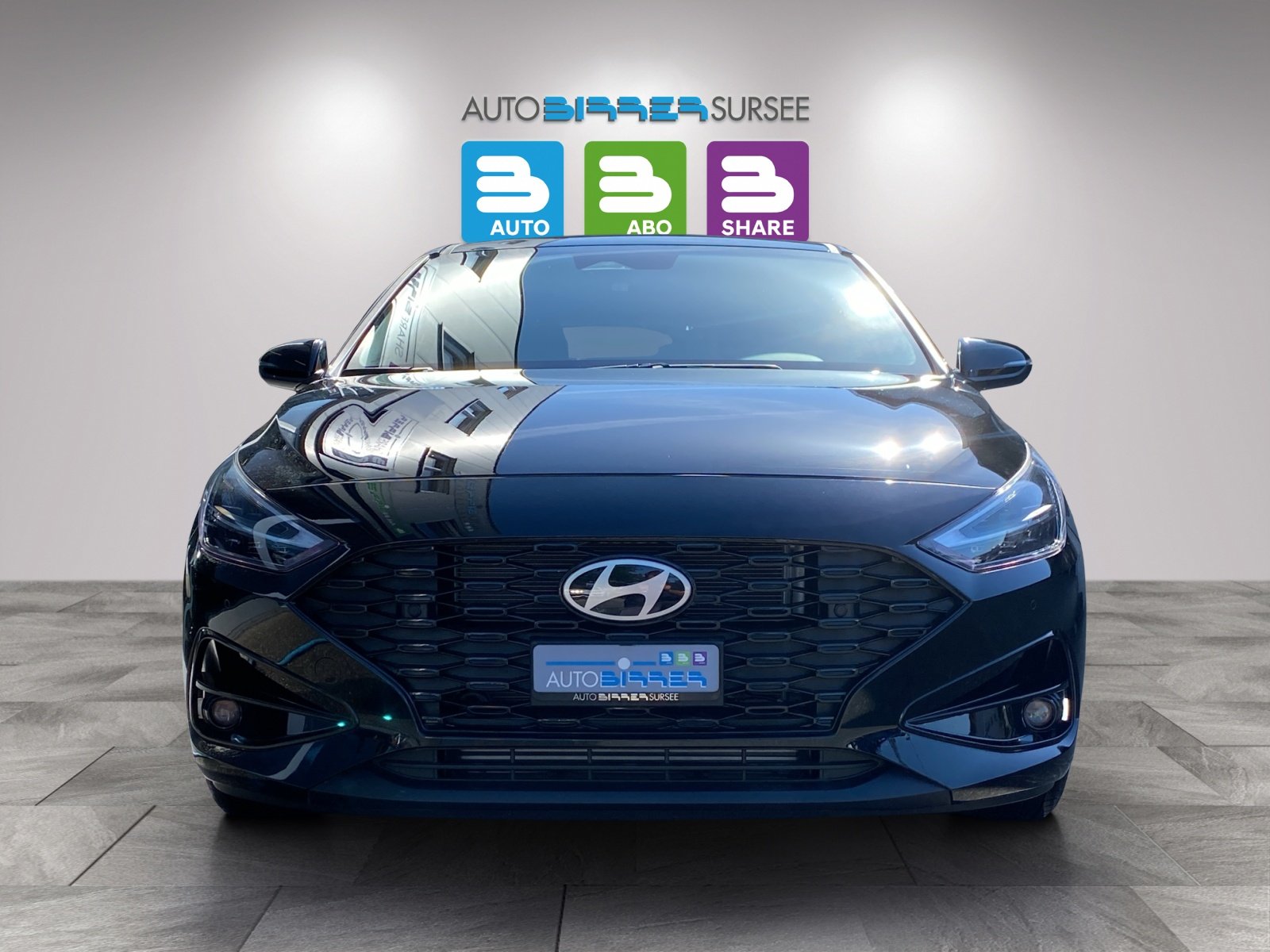 HYUNDAI i30 1.5 T-GDi Amplia, Mild-Hybrid Petrol/Electric, New car, Automatic - 2