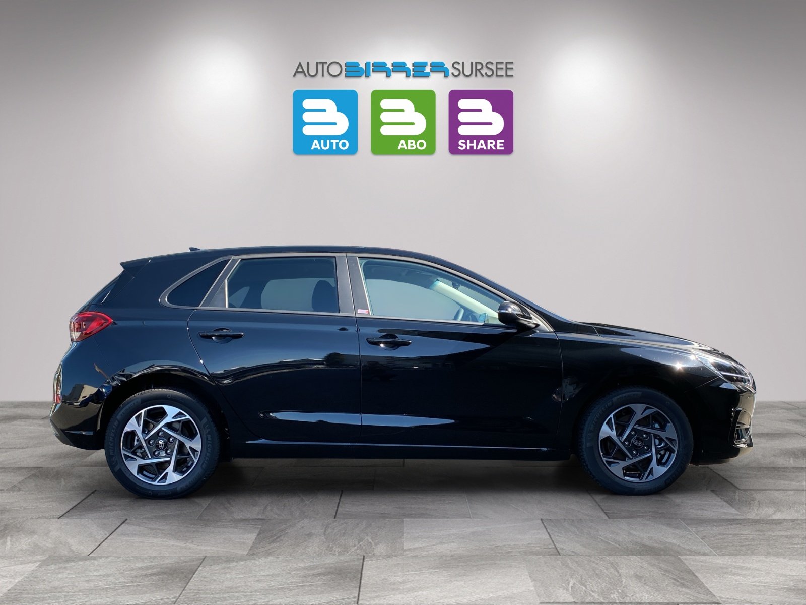 HYUNDAI i30 1.5 T-GDi Amplia, Mild-Hybrid Petrol/Electric, New car, Automatic - 4