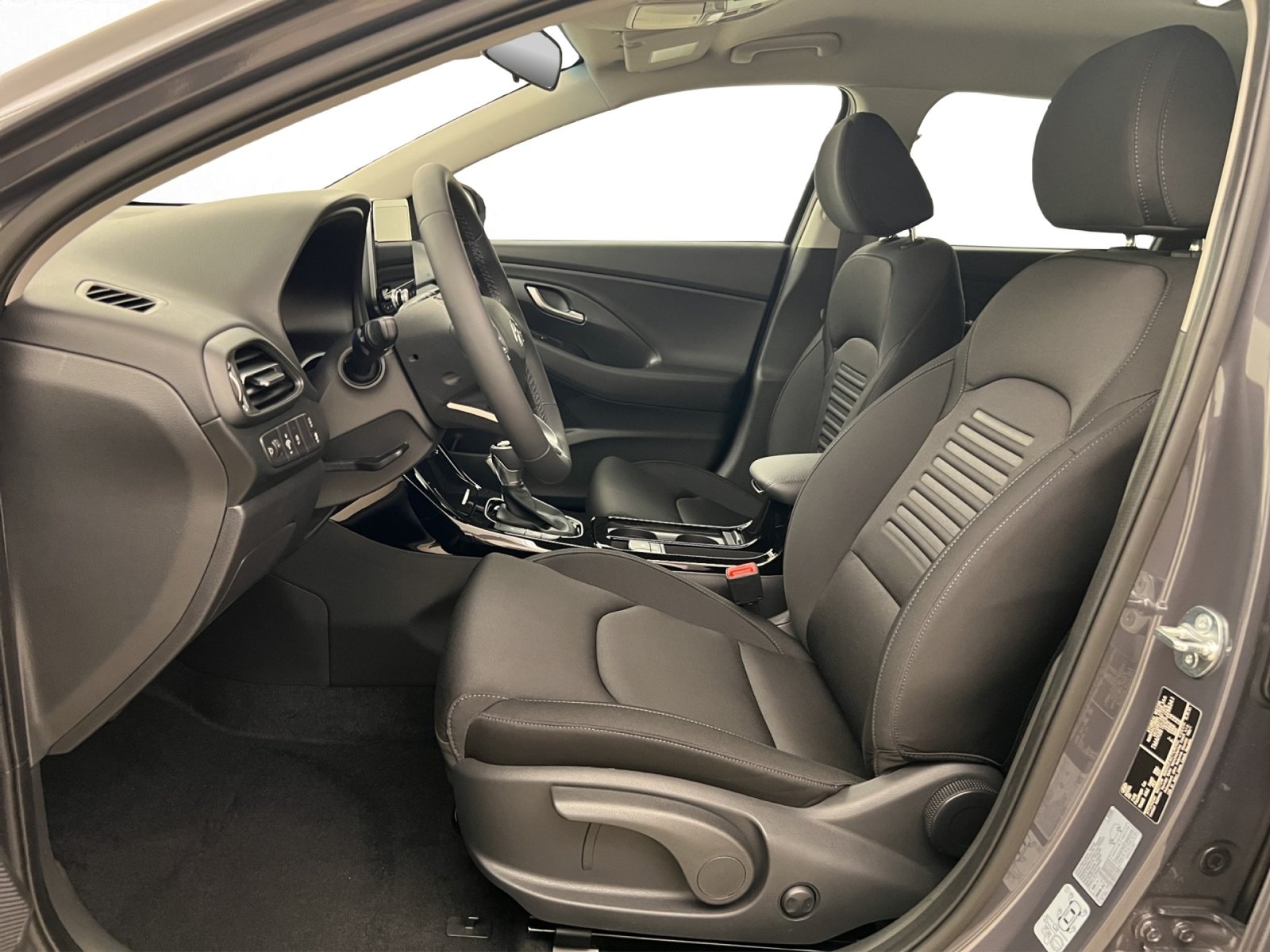 HYUNDAI i30 1.5 T-GDi Amplia, Mild-Hybrid Benzin/Elektro, Neuwagen, Automatik - 5